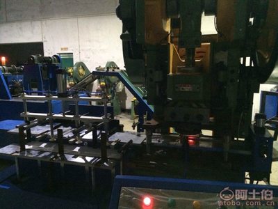 【艾柔美厂家直销卫生棉棒脱脂棉签天然纯棉方盒木棒棉签化妆美甲清洁棉棒方形棉签200支装】深圳市南山区鸿美欣美容用品商行 - 产品库