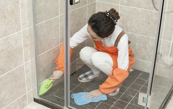 卫生间瓷砖脏了要怎么清洁_其它_网