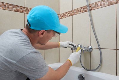 男士清洁金属水龙头